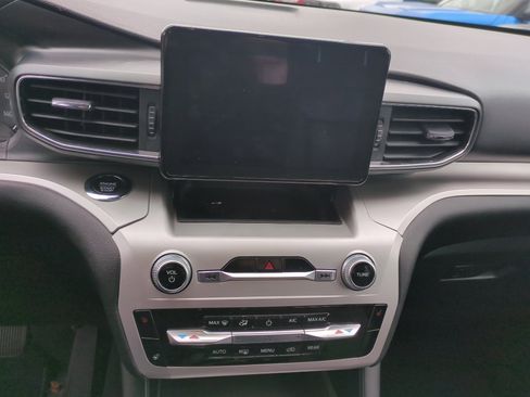 Used 2020 Ford Explorer XLT w/ Equipment Group 202A image 16