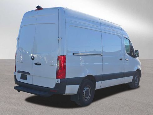Used 2025 Mercedes-Benz Sprinter 2500 image 3
