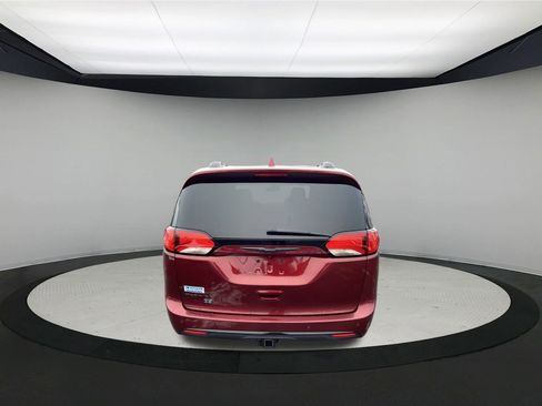 Used 2020 Chrysler Pacifica Touring-L w/ Advanced Safetytec Group image 7