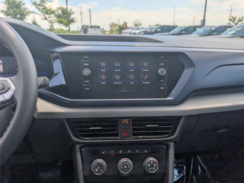 Used 2022 Volkswagen Taos SE AWD/4WD image 19