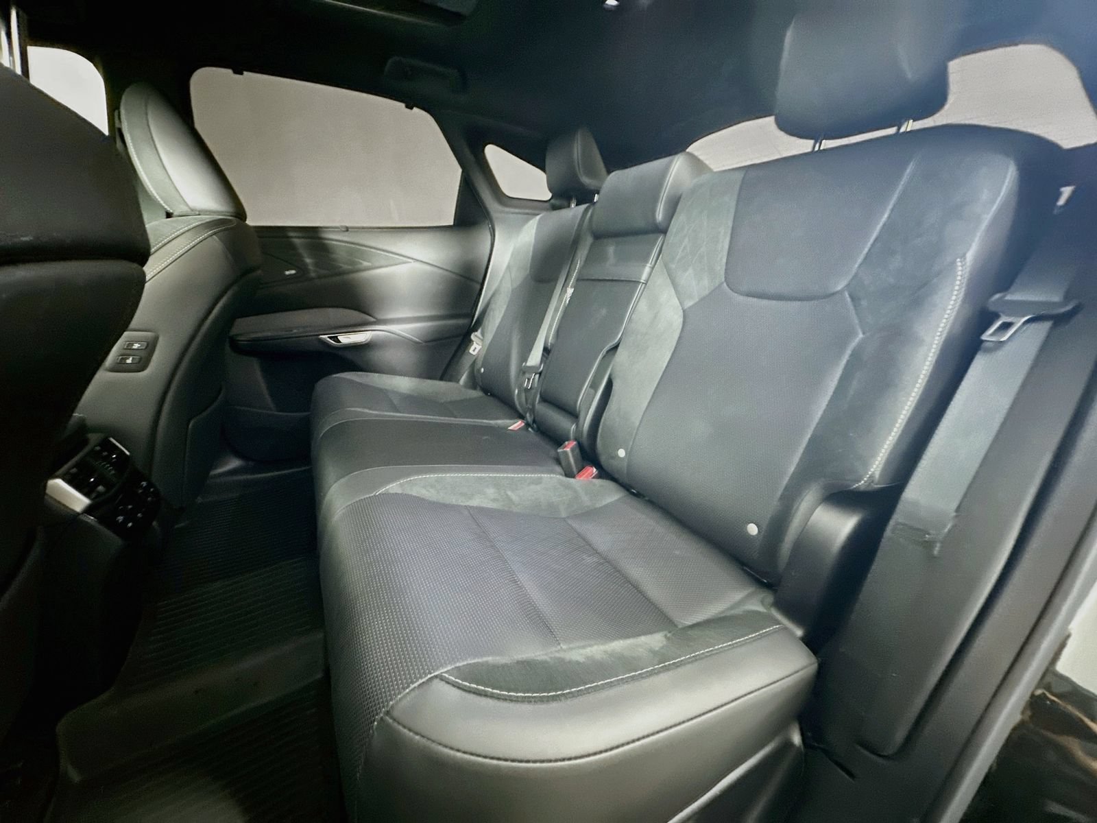 Used 2025 Lexus RX 450h AWD w/ Convenience Package image 26