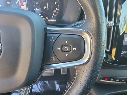 Used 2021 Volvo XC40 T5 R-Design w/ Advanced Package image 29