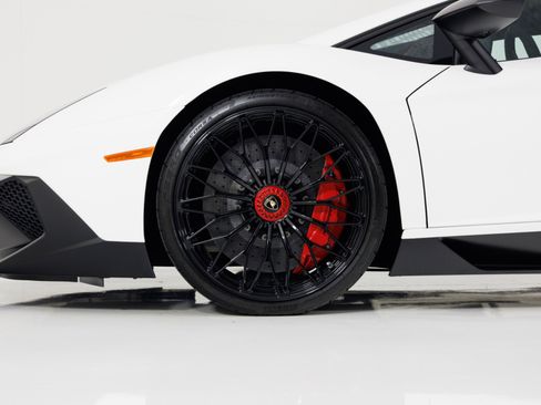 Used 2016 Lamborghini Aventador LP 750-4 Superveloce AWD/4WD image 11