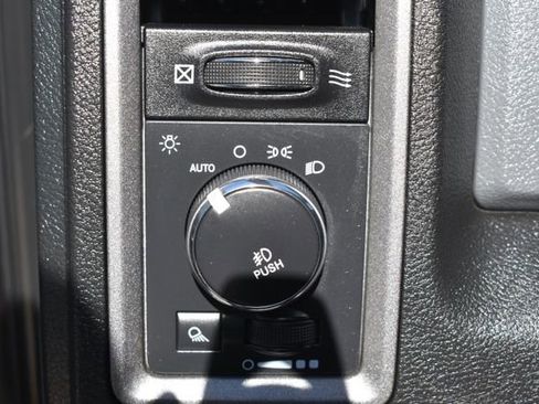 Used 2015 RAM 1500 Express AWD/4WD image 18