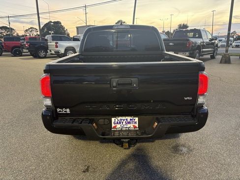 Used 2023 Toyota Tacoma Limited image 7