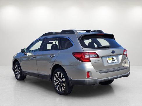 Used 2016 Subaru Outback 2.5i Limited AWD/4WD image 7