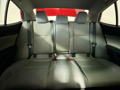 Used 2025 Toyota Camry LE image 33