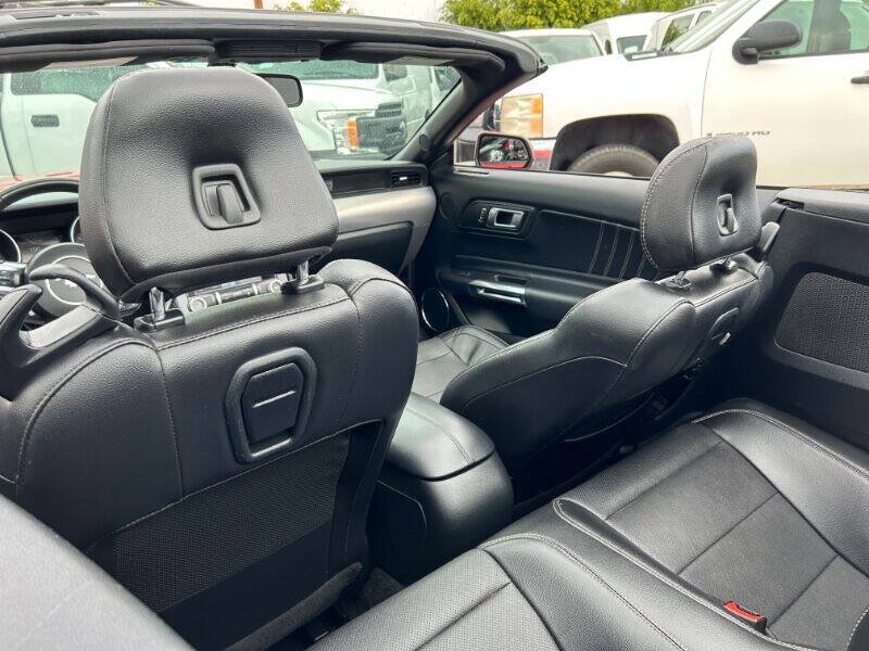 Used 2020 Ford Mustang Premium RWD image 14