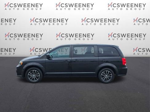 Used 2019 Dodge Grand Caravan SE FWD image 2