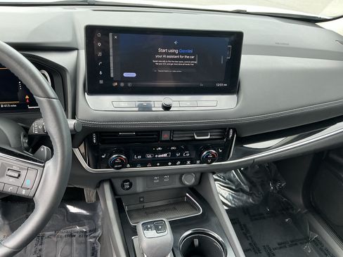 Used 2024 Nissan Rogue SL w/ SL Premium Package AWD/4WD image 13