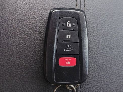 Used 2021 Toyota RAV4 Limited AWD/4WD image 25