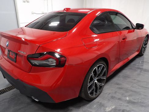 Used 2024 BMW 230i Coupe w/ Convenience Package image 5