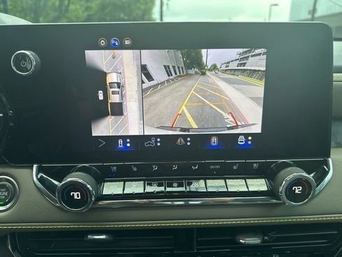 Used 2024 Chevrolet Colorado ZR2 w/ ZR2 Convenience Package III AWD/4WD image 20