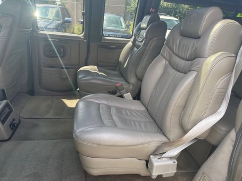 Used 2007 GMC Savana 1500 AWD w/ Preferred Equipment Group image 26