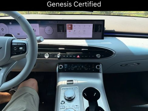 Certified 2026 Genesis GV70 2.5T Advanced AWD/4WD image 23