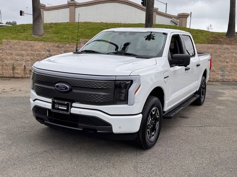 Certified 2023 Ford F150 Lightning XLT AWD/4WD image 6