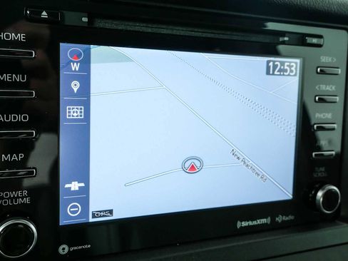 Used 2018 Toyota Sienna XLE w/ XLE Navigation Package FWD image 14