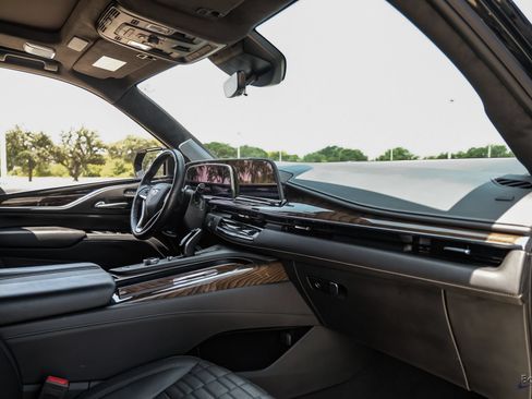 Used 2023 Cadillac Escalade Sport Platinum AWD/4WD image 43