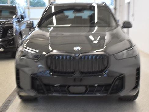 New 2026 BMW X5 xDrive40i w/ M Sport Package AWD/4WD image 3