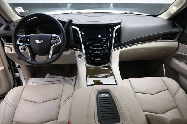 Used 2018 Cadillac Escalade ESV Premium Luxury AWD/4WD image 22