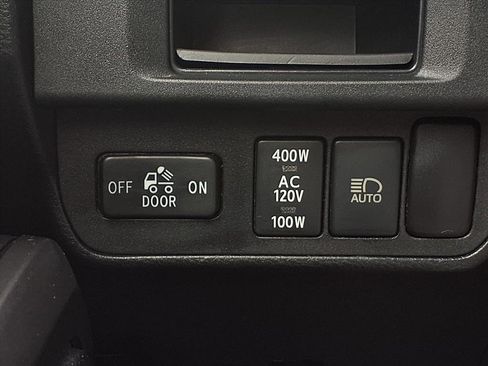 Used 2018 Toyota Tacoma TRD Off-Road image 15