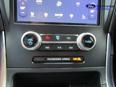 Certified 2024 Ford Edge Titanium AWD/4WD image 39