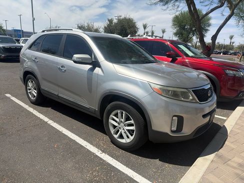 Used 2014 Kia Sorento LX w/ LX V6 Convenience Package FWD image 3