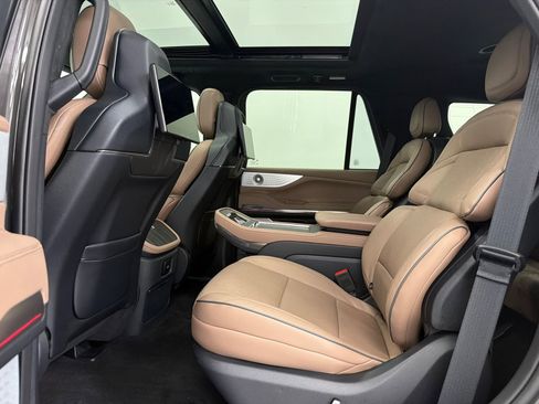 New 2025 Lincoln Navigator Black Label AWD/4WD image 25