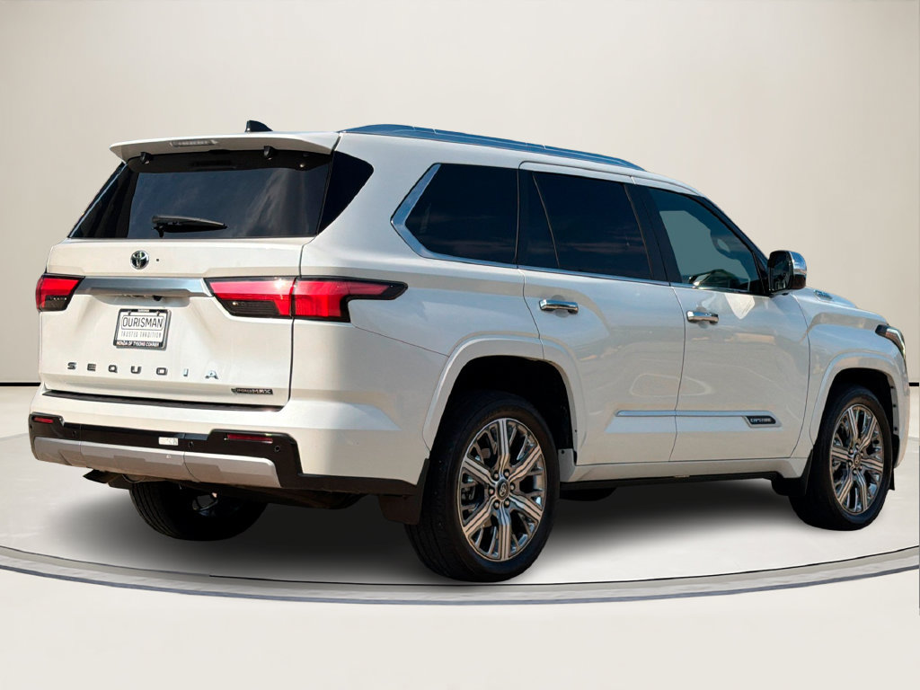 Used 2025 Toyota Sequoia Capstone AWD/4WD image 3