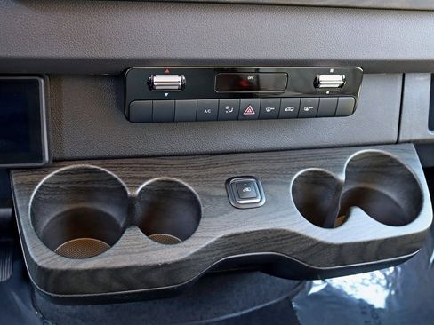 Used 2024 Mercedes-Benz Sprinter 3500 image 25