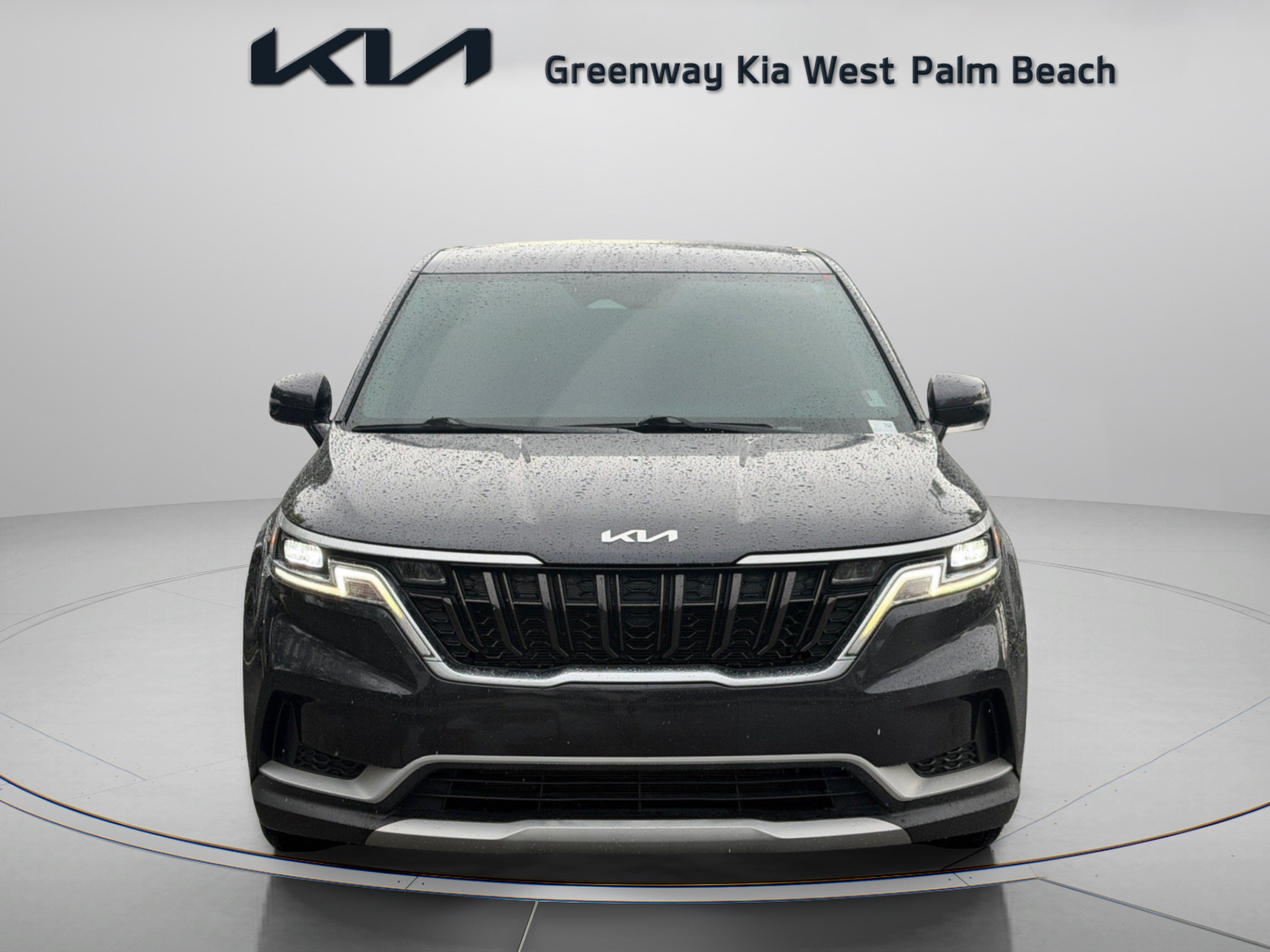 Used 2022 Kia Carnival LX FWD image 2