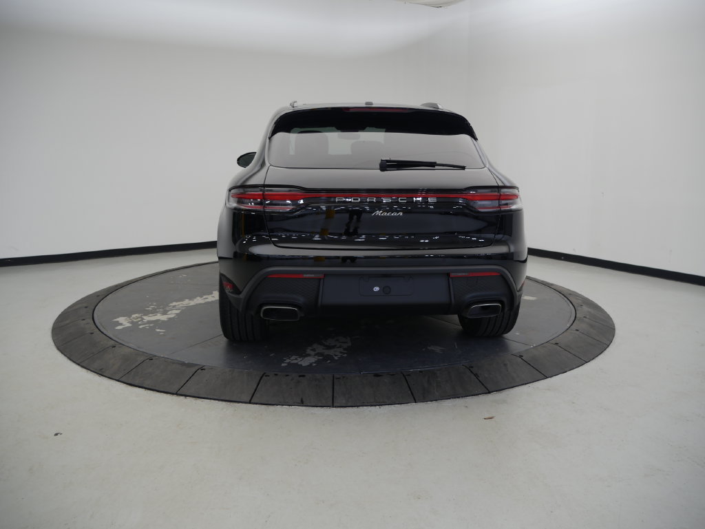 Certified 2026 Porsche Macan AWD/4WD image 6