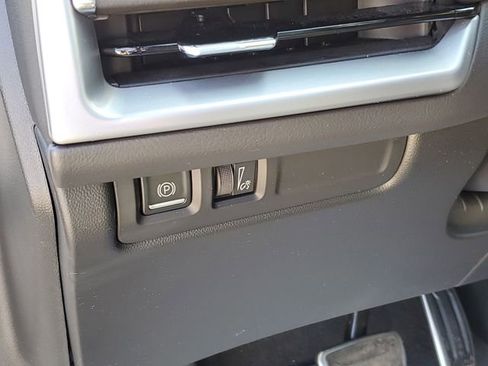 Certified 2024 Cadillac XT4 Sport image 9