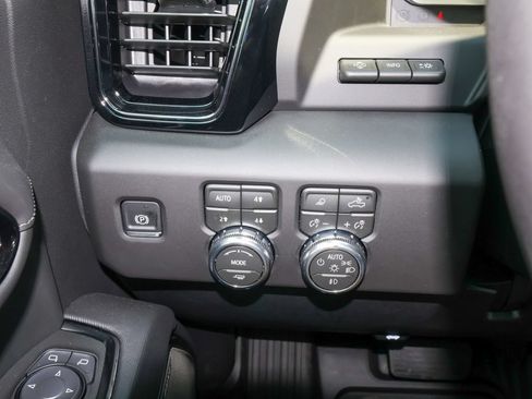 New 2026 GMC Sierra 2500 AT4X w/ LPO, Black Badging Package AWD/4WD image 28