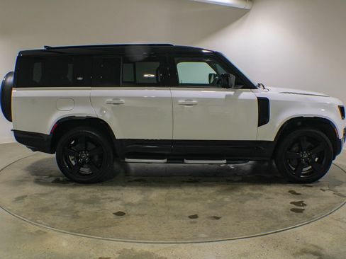 Used 2023 Land Rover Defender 130 X-Dynamic SE AWD/4WD image 7