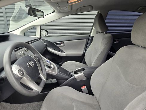 Used 2015 Toyota Prius Three image 26
