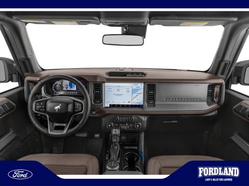 Used 2022 Ford Bronco Outer Banks w/ Sasquatch Package AWD/4WD image 5