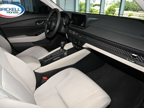 Used 2024 Honda Accord EX image 18