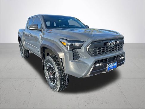 Used 2025 Toyota Tacoma TRD Off-Road w/ TRD Off Road Upgrade Package image 5