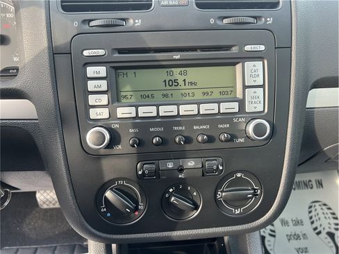 Used 2009 Volkswagen Rabbit S image 17