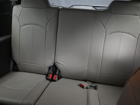 Used 2016 Chevrolet Traverse LT image 30