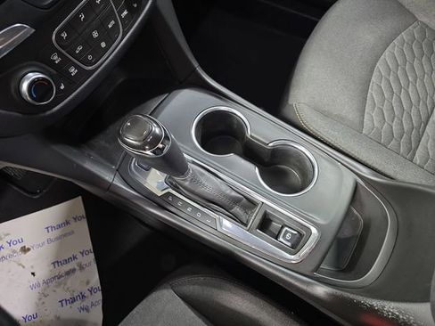 Used 2018 Chevrolet Equinox LT image 25