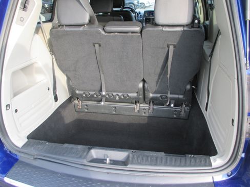 Used 2018 Dodge Grand Caravan SXT image 10