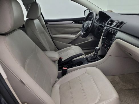 Used 2015 Volkswagen Passat 1.8T Limited Edition image 21