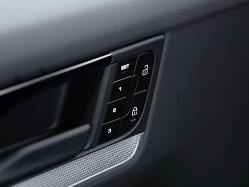 Certified 2026 Porsche Cayenne Coupe AWD/4WD image 25