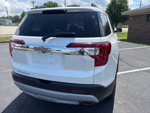 Used 2023 GMC Acadia SLT w/ Preferred Package FWD image 10
