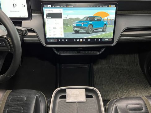 Used 2025 Rivian R1T Adventure AWD/4WD image 8