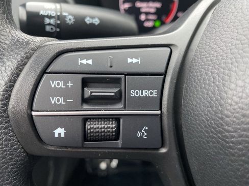 Used 2023 Honda HR-V LX image 9