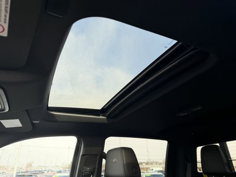 Used 2023 Chevrolet Silverado 2500 High Country w/ Safety Package II image 5