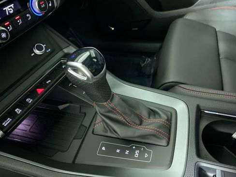 Certified 2025 Audi Q3 2.0T Premium Plus w/ Premium Plus Package image 17